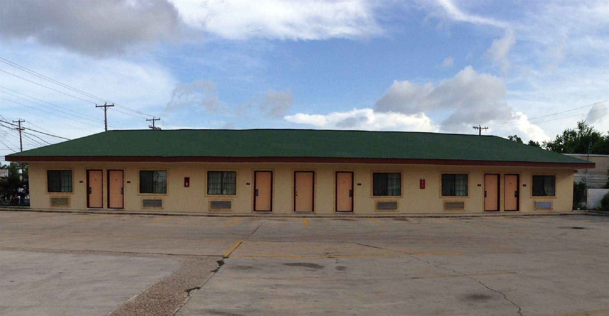Pinn Road Inn And Suites Lackland Afb And Seaworld San Antonio Exteriör bild