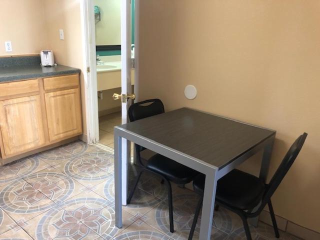 Pinn Road Inn And Suites Lackland Afb And Seaworld San Antonio Exteriör bild
